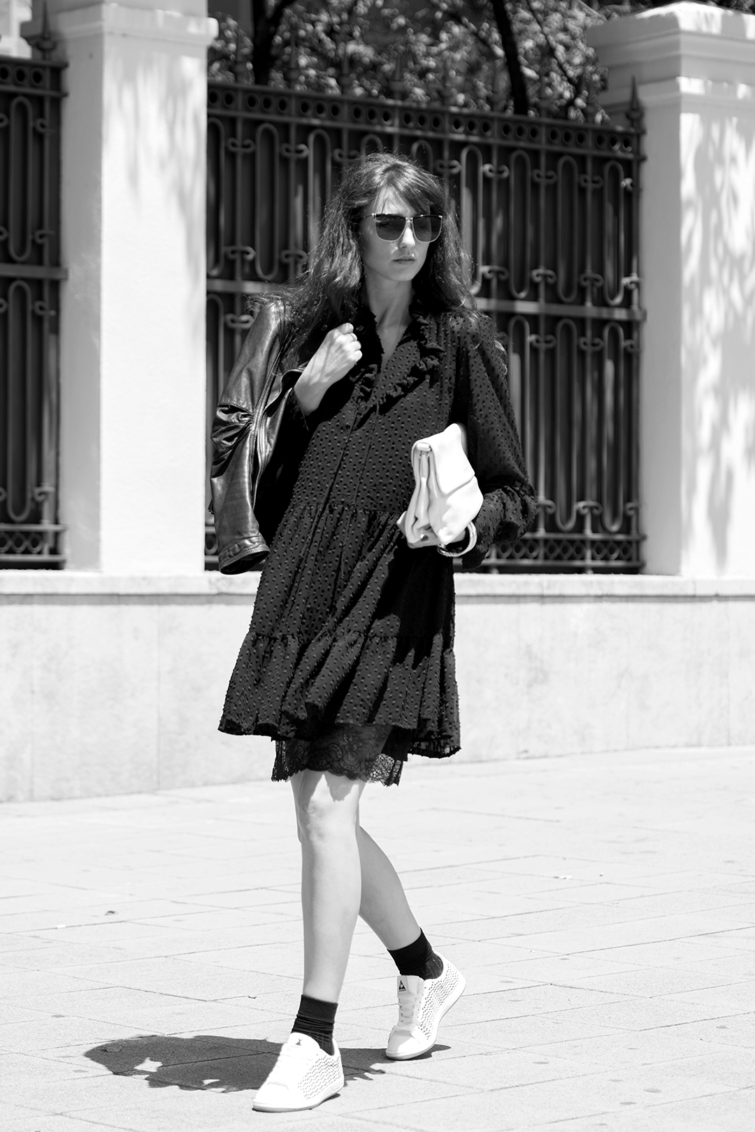 le-petite-robe-noir-mitmeblog-streetstyle-guerlain-bn-web-07