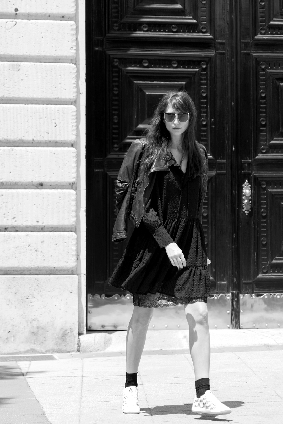 le-petite-robe-noir-mitmeblog-streetstyle-guerlain-bn-web-01