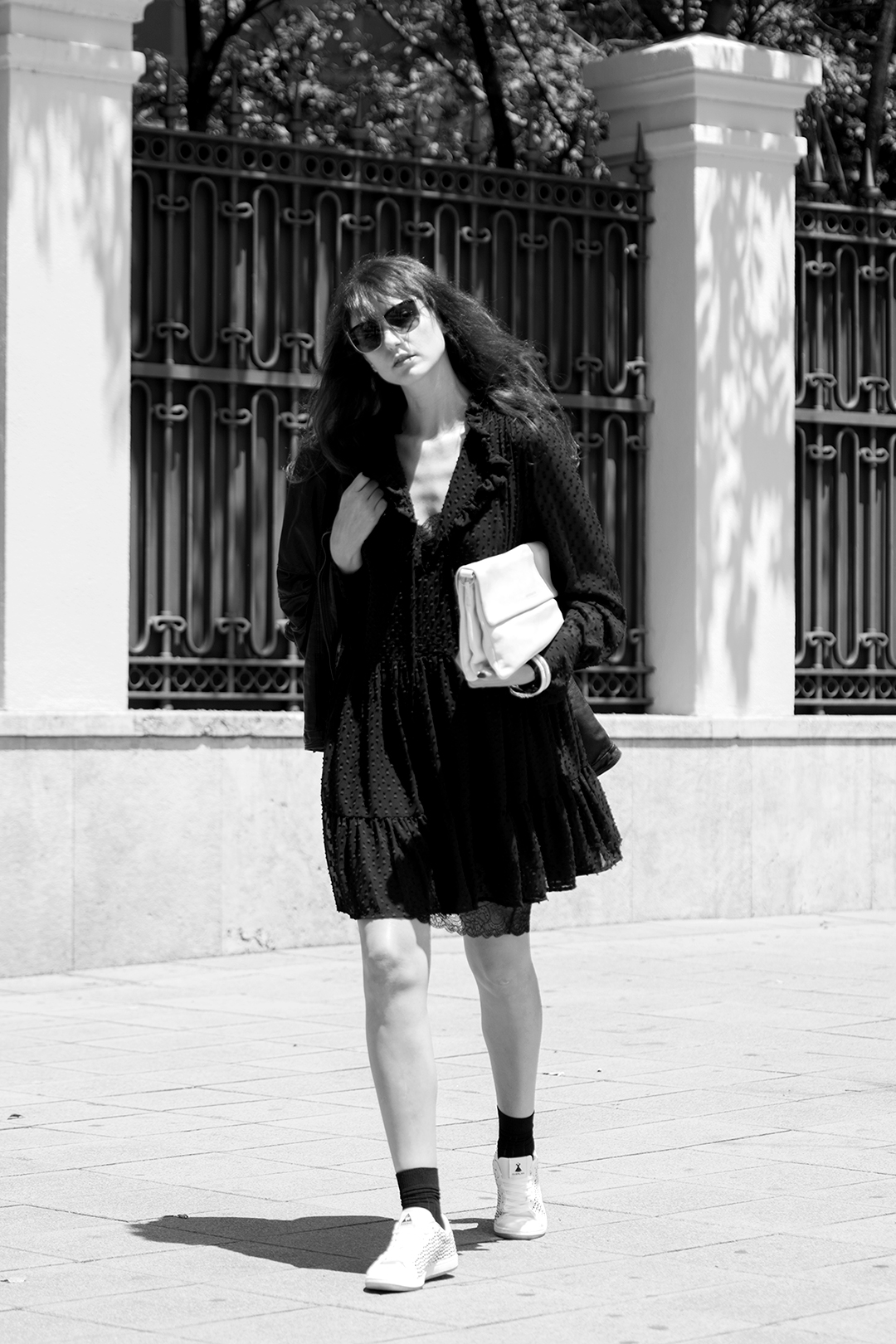 le-petite-robe-noir-mitmeblog-streetstyle-guerlain-bn-web-06